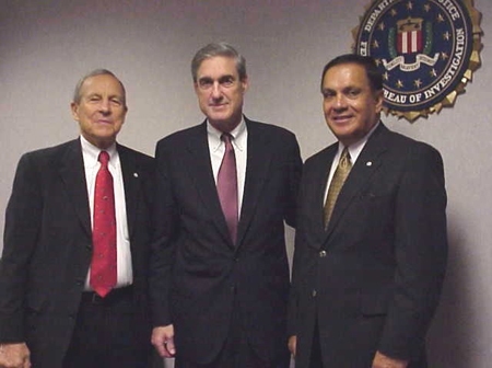 FBI Dir Sheriff Chief 102804